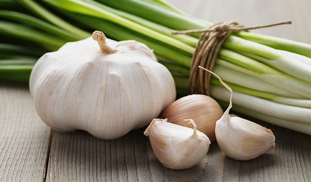 blog-garlic-onions